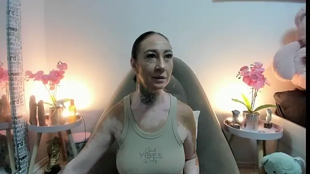 Rayanablackandwhite online show from 09-11-25, 10:26