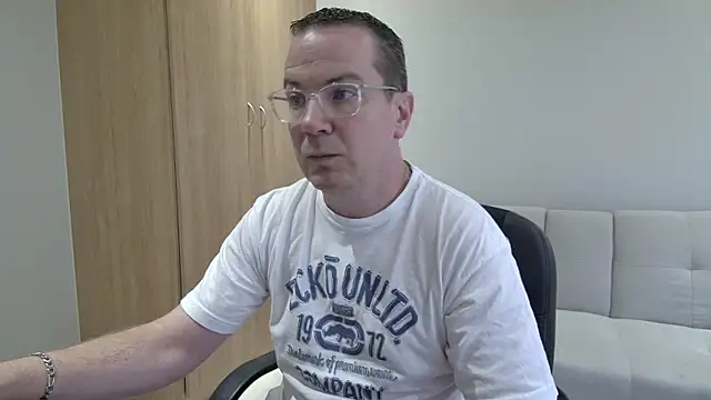 BrettJ81 online show from 02-07-26, 12:46