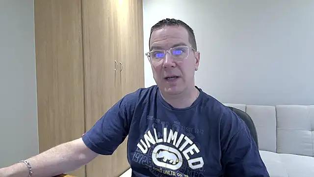 BrettJ81 online show from 11-11-25, 03:07