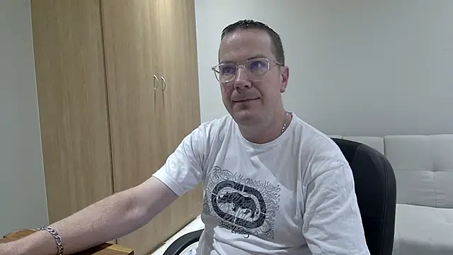 BrettJ81 online show from 03-06-26, 02:12