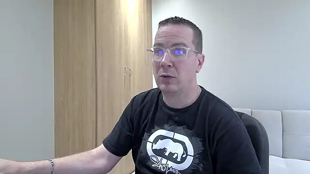 BrettJ81 online show from 11-12-25, 03:16