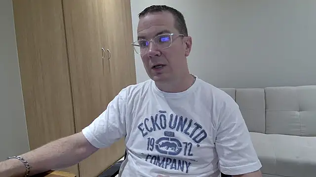 BrettJ81 online show from 03-26-26, 02:48