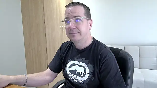 BrettJ81 online show from 09-19-25, 01:48