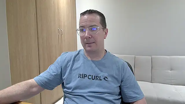 BrettJ81 online show from 01-09-26, 01:07