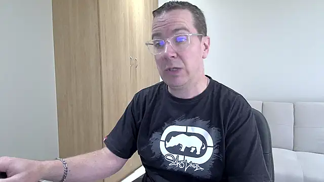 BrettJ81 online show from 05-15-26, 02:15