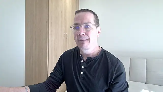 BrettJ81 online show from 06-06-26, 09:47