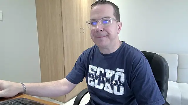 BrettJ81 online show from 10-17-25, 12:51