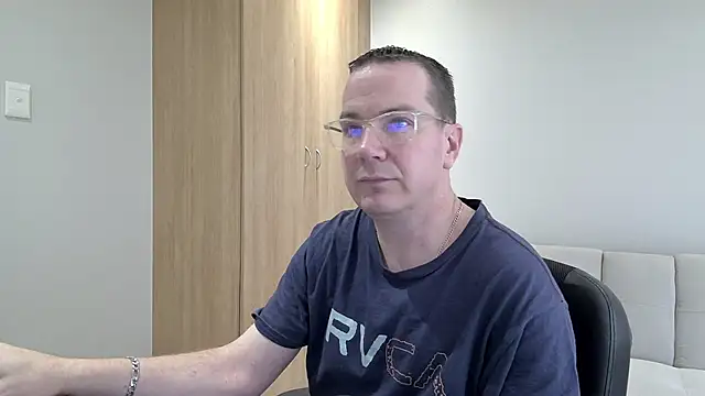 BrettJ81 online show from 10-12-25, 01:23