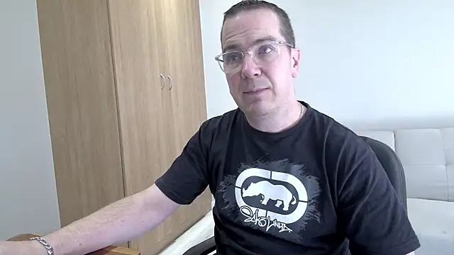 BrettJ81 online show from 04-04-26, 12:12