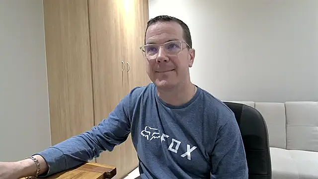 BrettJ81 online show from 09-25-25, 03:51