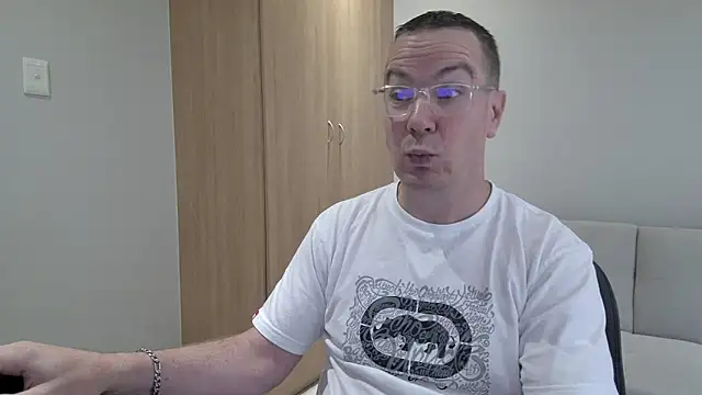 BrettJ81 online show from 02-18-26, 02:46