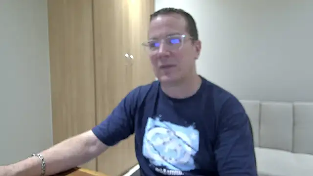 BrettJ81 online show from 01-10-26, 05:41