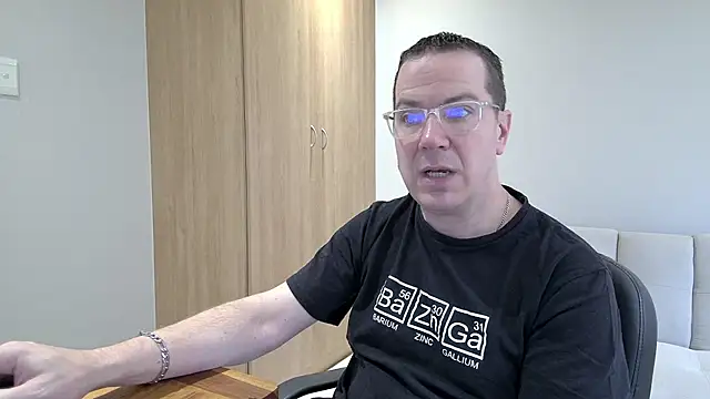 BrettJ81 online show from 10-24-25, 07:40