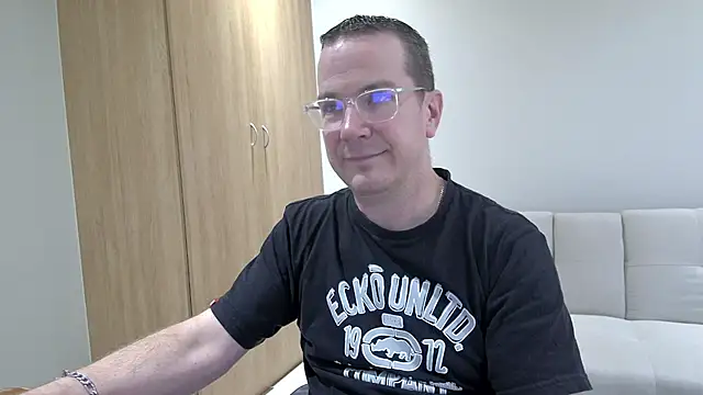 BrettJ81 online show from 04-09-26, 02:12