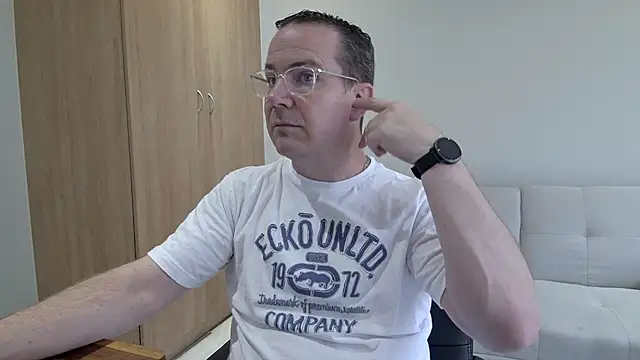 BrettJ81 online show from 01-07-26, 11:59