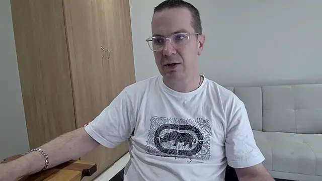 BrettJ81 online show from 04-02-26, 01:51