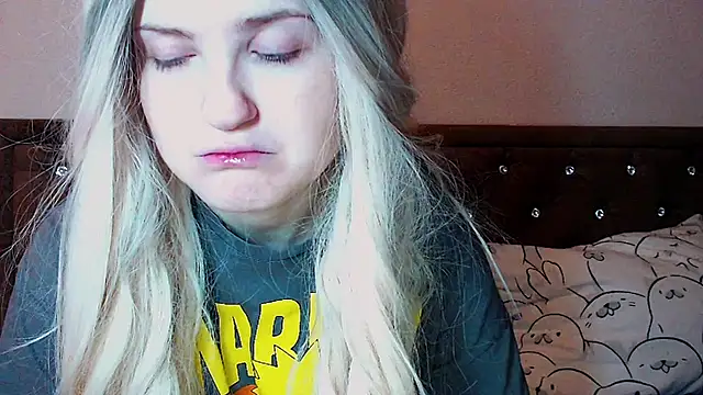 Sara4uu online show from 11-21-25, 11:48