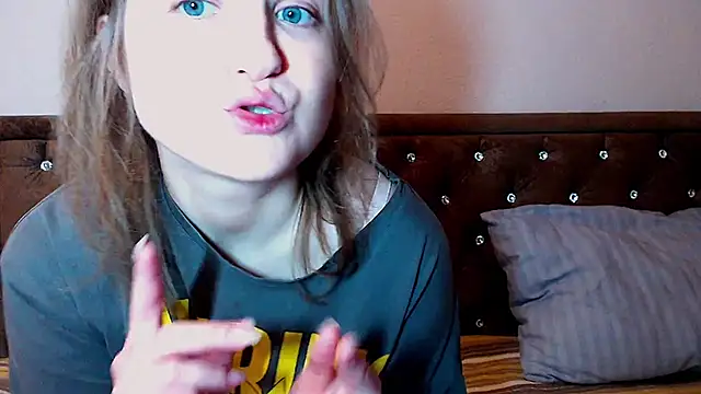 Sara4uu online show from 02-13-26, 11:05
