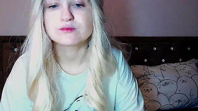 Sara4uu online show from 11-09-25, 10:47