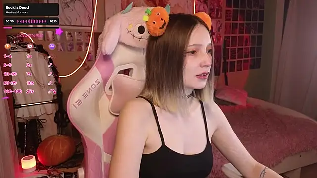 Evie Ro online show from 10-28-25, 12:11