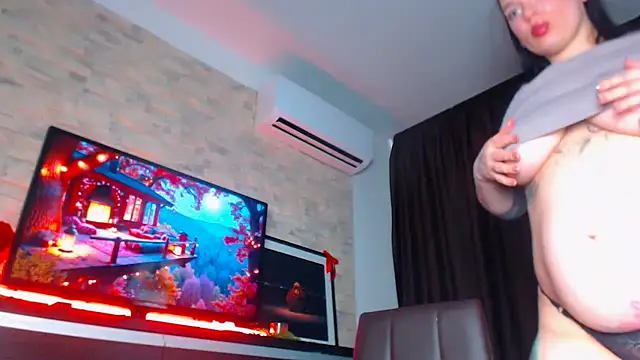 Laya Moon online show from 10-28-25, 08:46