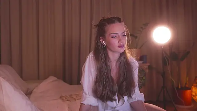 Snapshot of house_of_dragon chatting on 12-15-25, 11:10 house of dragon online show from 12-15-25, 11:10