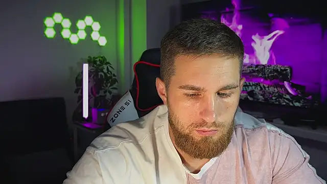 Sweeet  boy online show from 12-18-25, 03:16