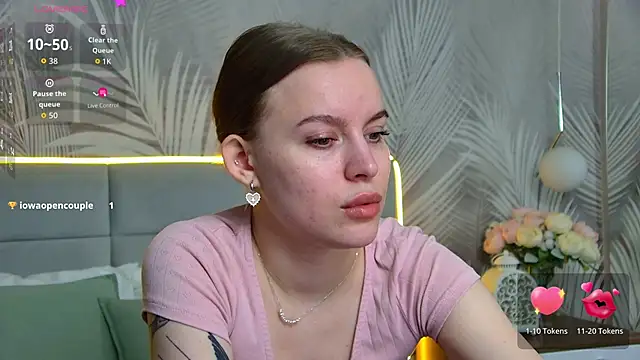 Snapshot of AmaliaBell chatting on 09-22-25, 01:06 AmaliaBell online show from 09-22-25, 01:06