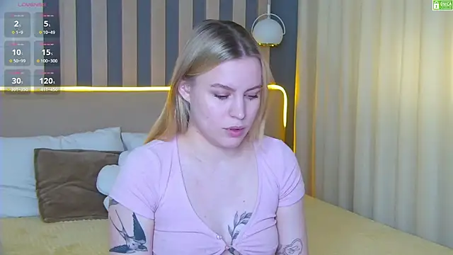 Snapshot of AmaliaBell chatting on 06-17-26, 01:10 AmaliaBell online show from 06-17-26, 01:10