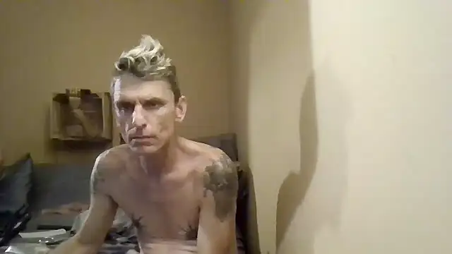 leahcimnikral online show from 10-26-25, 05:24