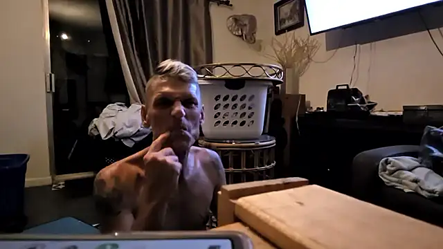 leahcimnikral online show from 09-15-25, 04:46