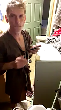 leahcimnikral online show from 11-21-25, 07:40