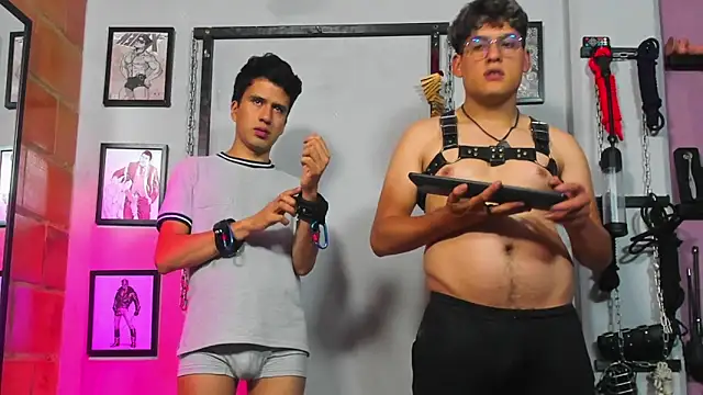 dom2travelersss online show from 02-20-25, 04:58