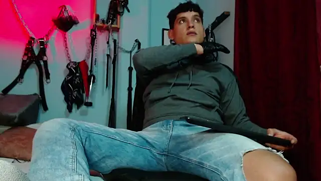 dom2travelersss online show from 01-10-26, 11:22