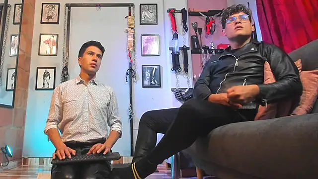 dom2travelersss online show from 01-28-25, 02:42