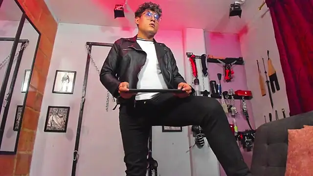 dom2travelersss online show from 03-02-25, 06:57