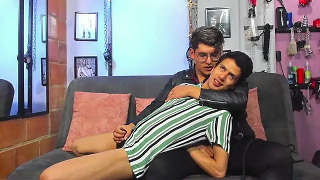 dom2travelersss online show from 03-07-25, 01:40