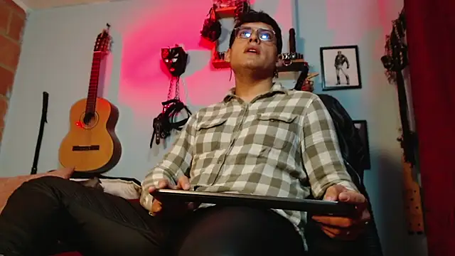 dom2travelersss online show from 09-15-25, 01:55