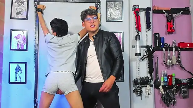 dom2travelersss online show from 02-20-25, 01:40