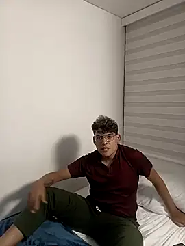 dom2travelersss online show from 01-16-25, 03:34