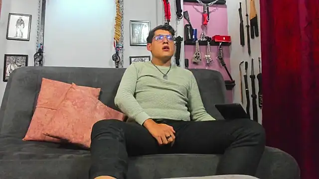 dom2travelersss online show from 03-08-25, 06:26