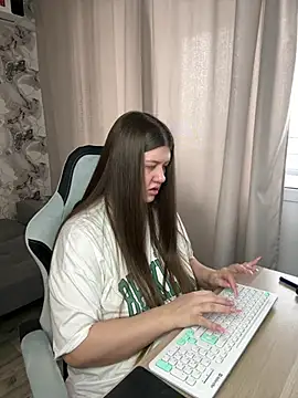 Snapshot of Lis_Kollen chatting on 02-11-26, 08:47 Lis Kollen online show from 02-11-26, 08:47