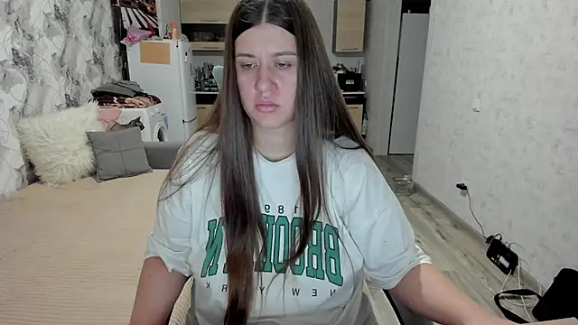 Snapshot of Lis_Kollen chatting on 11-18-25, 11:24 Lis Kollen online show from 11-18-25, 11:24