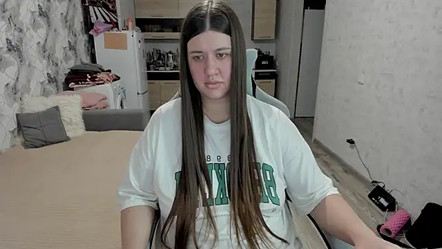 Snapshot of Lis_Kollen chatting on 11-22-25, 04:28 Lis Kollen online show from 11-22-25, 04:28