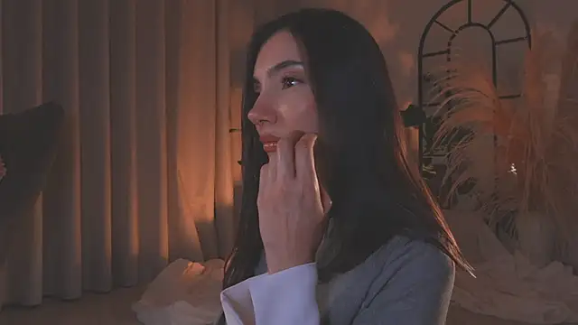 AmyArmstrong online show from 09-29-25, 01:23