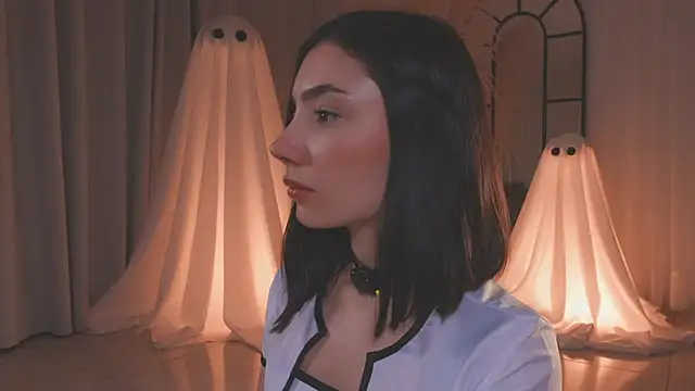 AmyArmstrong online show from 10-17-25, 12:47