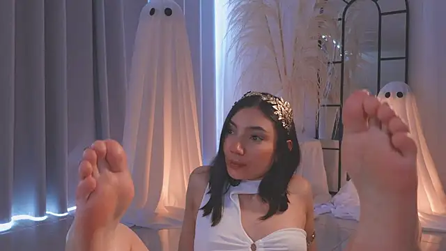 AmyArmstrong online show from 10-29-25, 08:30