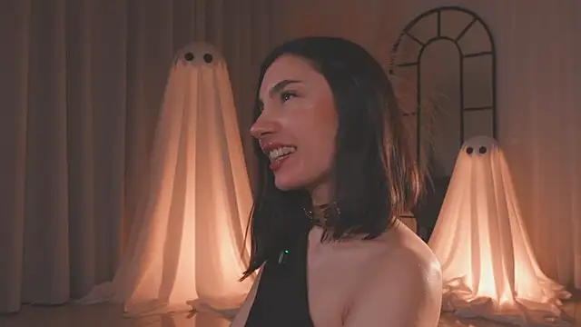 AmyArmstrong online show from 10-15-25, 01:59