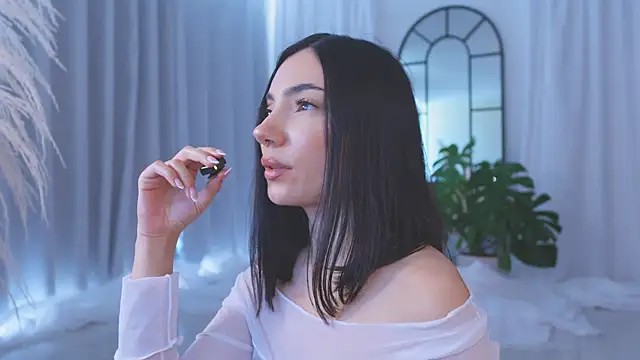 AmyArmstrong online show from 11-21-25, 09:36