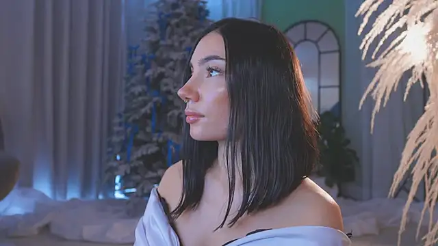 AmyArmstrong online show from 12-20-25, 08:12